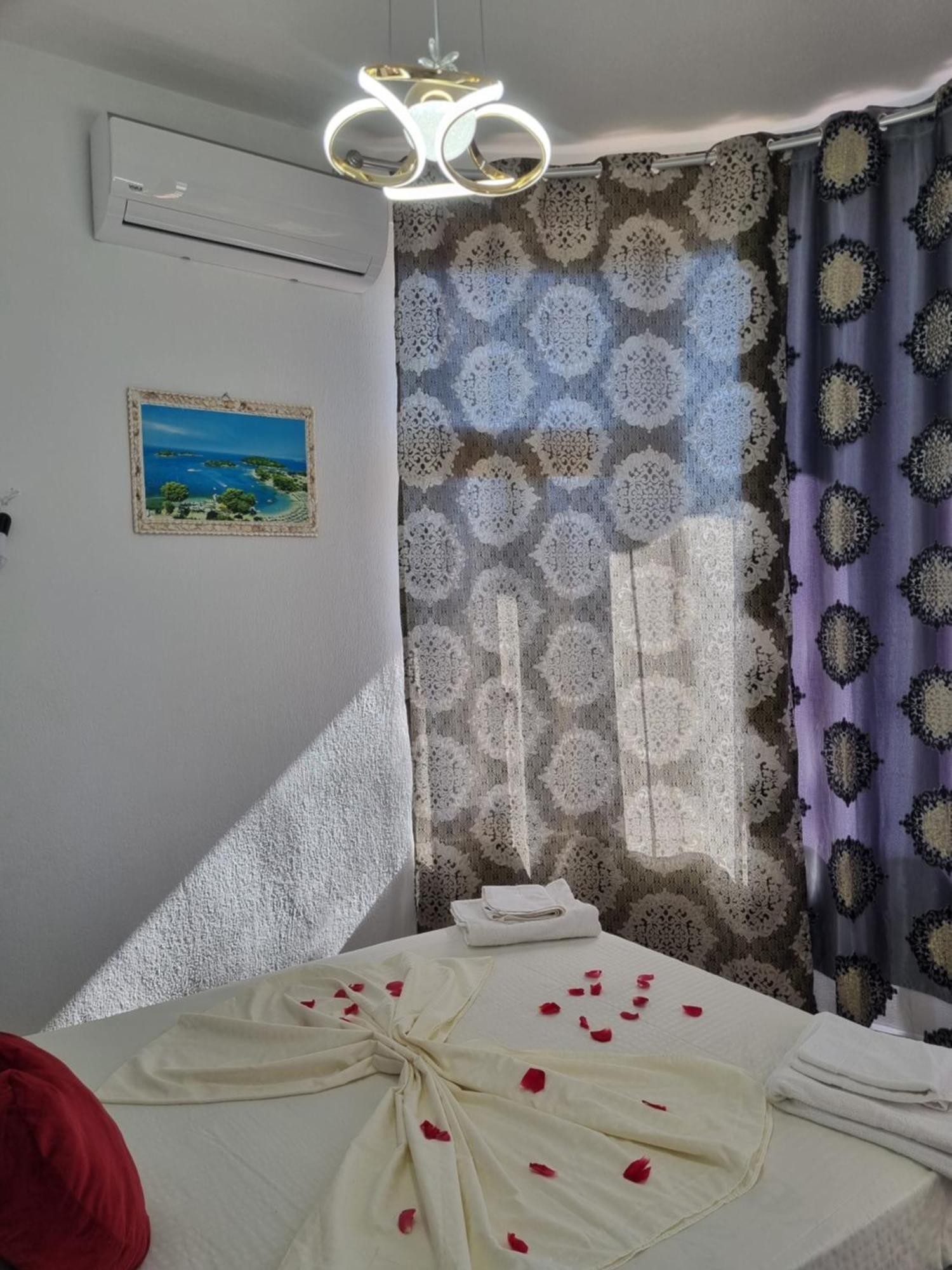 Apartment Besnik Brahimi Ksamil Bagian luar foto